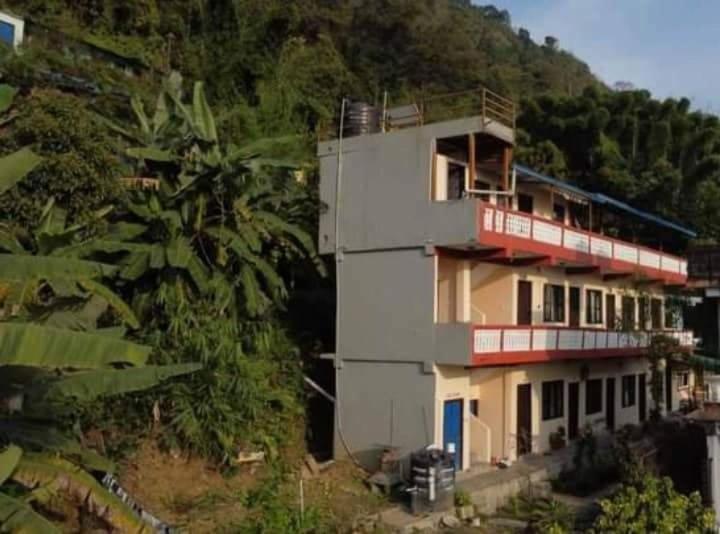 Peace Guest House Pokhara Bagian luar foto